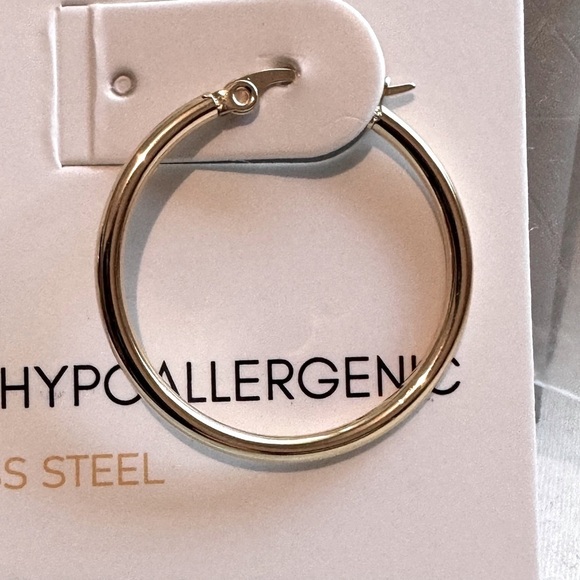 ⚡️Stunning One of a Kind Brand New Ellie Vail Laurette Medium Hoop Earrings ⚡️ - Picture 10 of 15